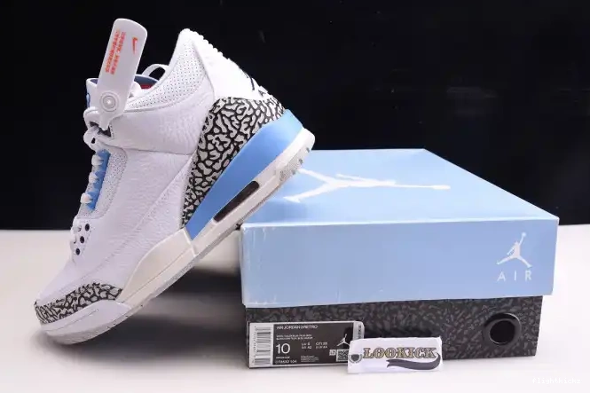Air CT8532-104 3 UNC Jordan 0524